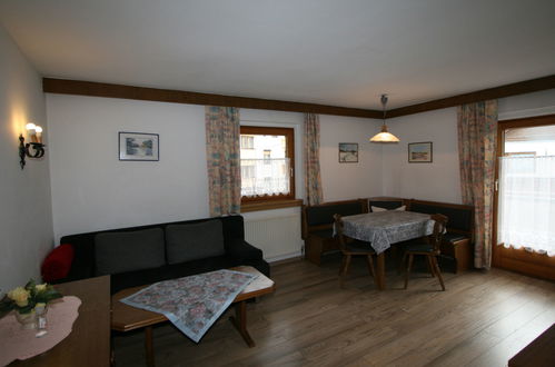 Photo 16 - 2 bedroom Apartment in Mayrhofen with mountain view