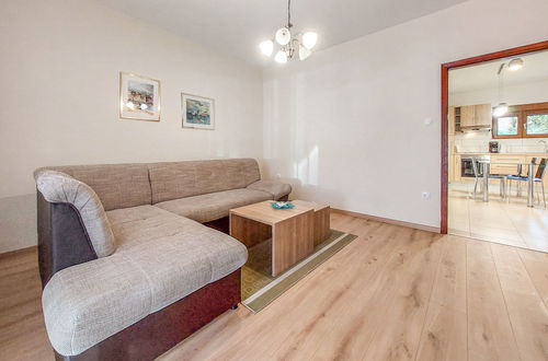 Photo 14 - 2 bedroom Apartment in Punat with garden and terrace