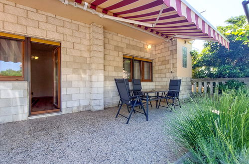 Photo 8 - 2 bedroom Apartment in Punat with garden and terrace