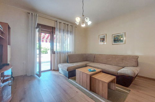 Photo 12 - 2 bedroom Apartment in Punat with garden and terrace