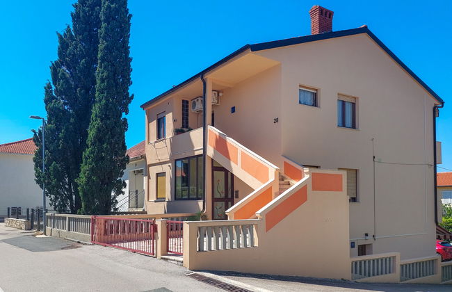 Apartamento de 3 quartos em Punat com jardim e terraço - Foto 10