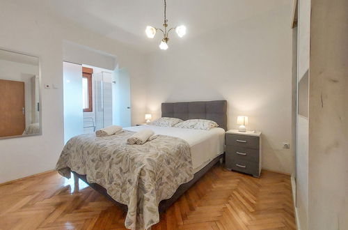 Photo 4 - 2 bedroom Apartment in Punat with garden and terrace