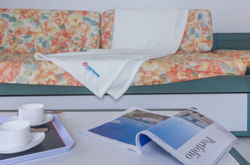 Foto 7 - Appartamento con 1 camera da letto a Fréjus con piscina e vista mare