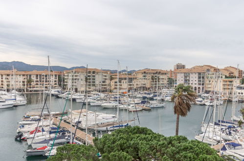 Foto 20 - Apartment mit 1 Schlafzimmer in Fréjus mit schwimmbad und blick aufs meer