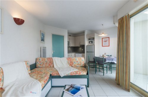 Foto 9 - Apartment mit 1 Schlafzimmer in Fréjus mit schwimmbad und blick aufs meer