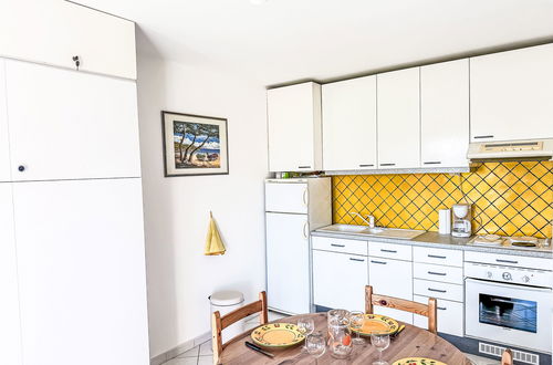 Photo 2 - 1 bedroom Apartment in Le Lavandou with garden
