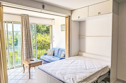 Photo 9 - 1 bedroom Apartment in Le Lavandou with garden