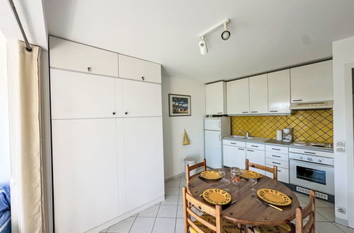 Photo 10 - 1 bedroom Apartment in Le Lavandou with garden