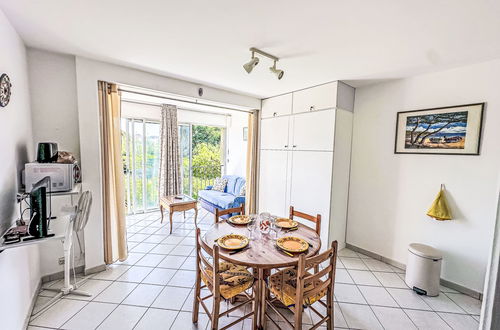 Photo 8 - 1 bedroom Apartment in Le Lavandou with garden
