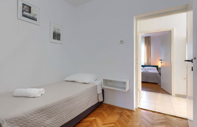Apartamento de 5 quartos em Umag com piscina e jardim - Foto 12