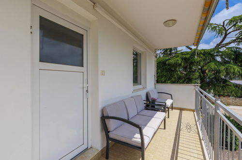 Foto 33 - Appartamento con 5 camere da letto a Umag con piscina e giardino