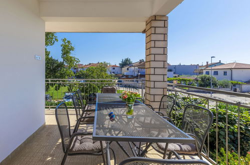 Photo 4 - Appartement de 5 chambres à Umag avec piscine et jardin