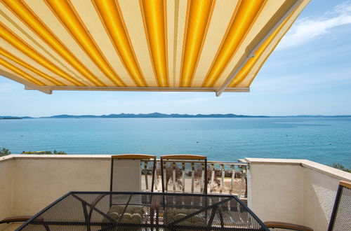Photo 2 - Appartement de 3 chambres à Zadar avec jardin et terrasse
