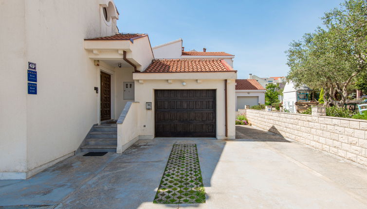 Photo 1 - Appartement de 3 chambres à Zadar avec jardin et terrasse