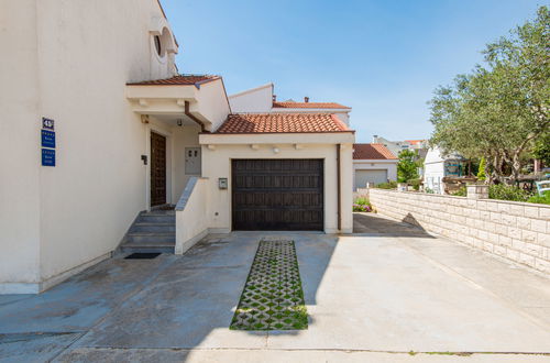 Photo 1 - Appartement de 3 chambres à Zadar avec jardin et terrasse