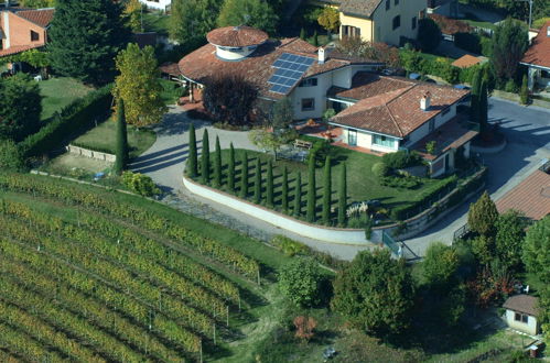 Photo 3 - Maison de 2 chambres à Barolo avec jardin et terrasse