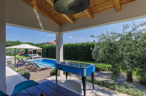 Foto 22 - Casa con 4 camere da letto a Kaštelir-Labinci con piscina privata e vista mare