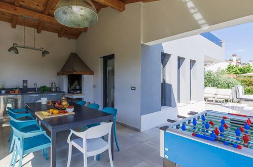 Foto 4 - Casa de 4 quartos em Kaštelir-Labinci com piscina privada e jardim