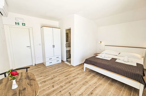 Foto 6 - Apartamento de 2 quartos em Orebić com piscina e jardim