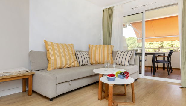 3 bedroom Apartment in Pals with swimming pool and garden - Photo 2