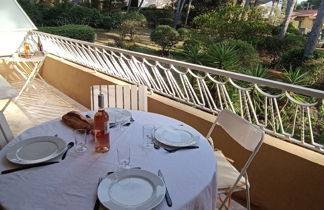 Photo 2 - 2 bedroom Apartment in Sanary-sur-Mer with terrace and sea view
