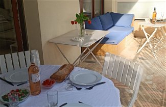 Foto 1 - Apartamento de 2 habitaciones en Sanary-sur-Mer con terraza y vistas al mar