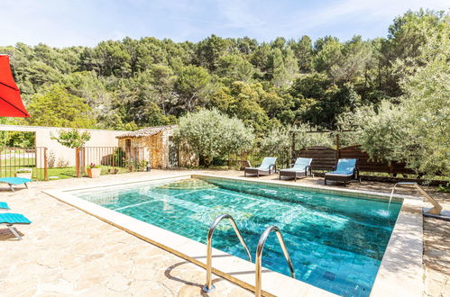 Photo 1 - Maison de 4 chambres à Le Barroux avec piscine privée et jardin