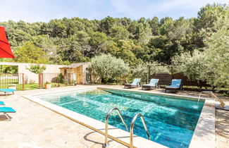 Photo 1 - Maison de 4 chambres à Le Barroux avec piscine privée et jardin