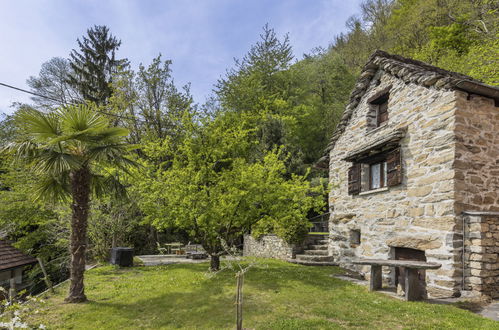 Foto 1 - Casa en Cugnasco-Gerra con jardín