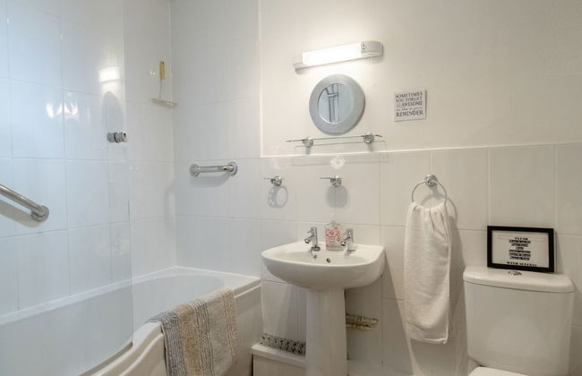 Casa de 4 quartos em Henfield com jardim - Foto 27