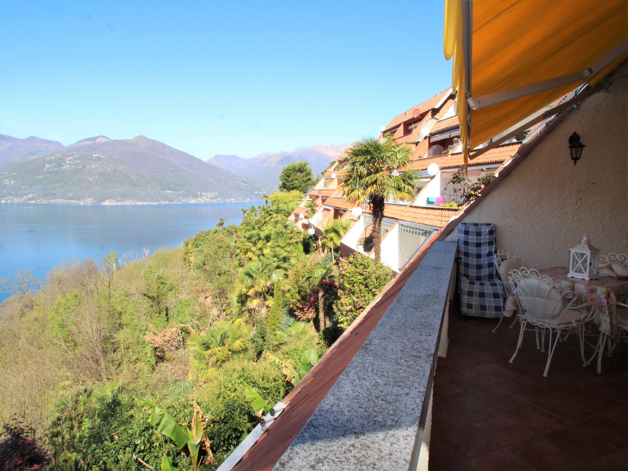 Foto 13 - Appartamento con 2 camere da letto a Luino con giardino e terrazza