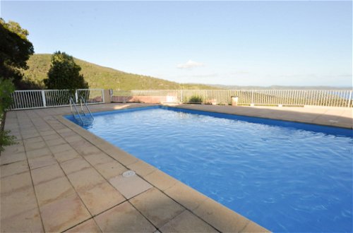 Photo 21 - Appartement de 2 chambres à Cavalaire-sur-Mer avec piscine et vues à la mer