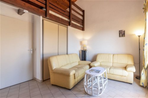 Foto 7 - Appartamento con 2 camere da letto a Cavalaire-sur-Mer con piscina e vista mare