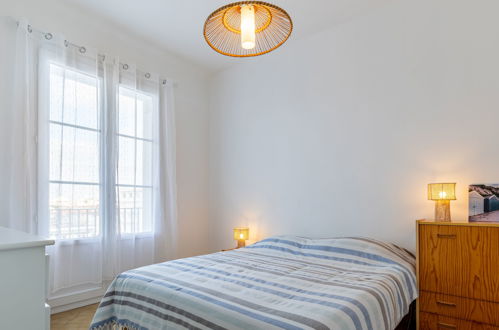 Foto 13 - Appartamento con 2 camere da letto a Royan con vista mare