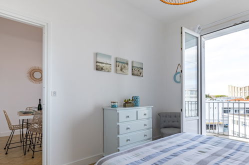 Foto 14 - Appartamento con 2 camere da letto a Royan con vista mare