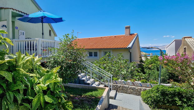 8 bedroom House in Senj with garden and terrace - Photo 3