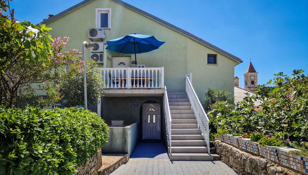 8 bedroom House in Senj with garden and terrace - Photo 4