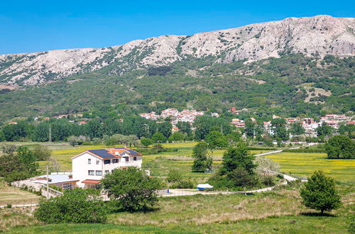 Photo 18 - Appartement de 1 chambre à Baška avec jardin