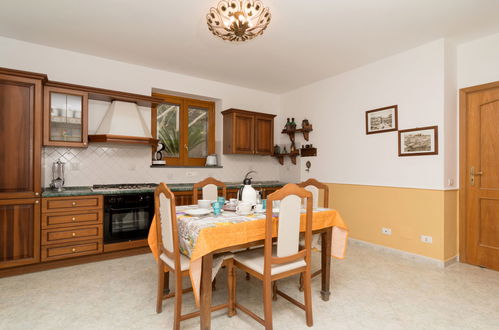 Photo 8 - 3 bedroom House in Massa Lubrense with private pool and garden