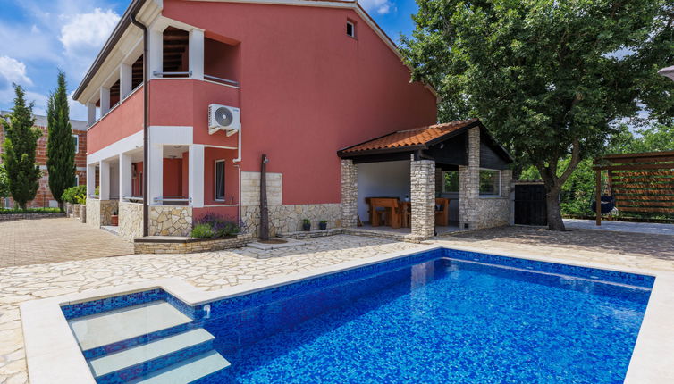 Photo 1 - Maison de 4 chambres à Sveta Nedelja avec piscine privée et jardin