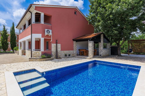 Photo 1 - Maison de 4 chambres à Sveta Nedelja avec piscine privée et jardin