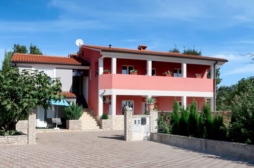 Foto 8 - Casa con 4 camere da letto a Sveta Nedelja con piscina privata e vista mare