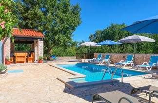 Photo 2 - Maison de 4 chambres à Sveta Nedelja avec piscine privée et vues à la mer