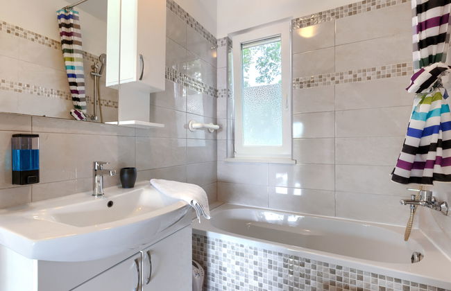 Casa de 6 quartos em Sveta Nedelja com piscina privada e jardim - Foto 30