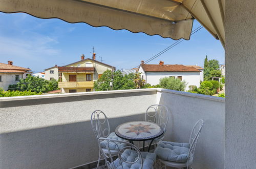 Foto 18 - Appartamento con 1 camera da letto a Novigrad con giardino e terrazza