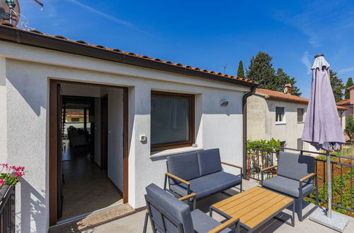 Foto 10 - Appartamento con 1 camera da letto a Novigrad con giardino e terrazza