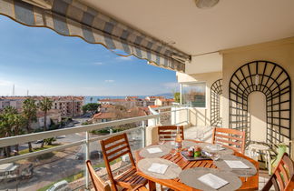 Foto 1 - Apartment mit 2 Schlafzimmern in Fréjus mit terrasse und blick aufs meer