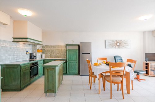 Foto 10 - Apartamento de 2 quartos em Fréjus com terraço e vistas do mar