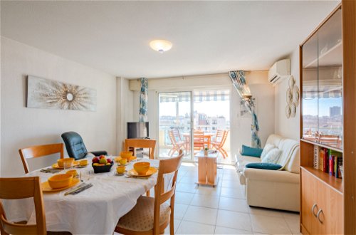 Photo 3 - 2 bedroom Apartment in Fréjus with terrace and sea view