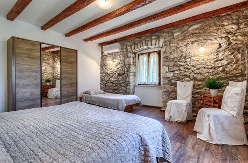 Foto 42 - Haus mit 4 Schlafzimmern in Kršan mit privater pool und garten